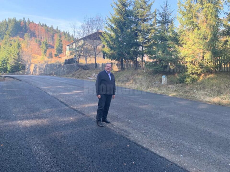 Gheorghe Flutur a verificat cum a fost asfaltat drumul prin Pasul Puzdra