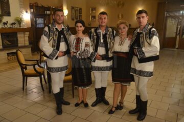 Distracție și spectacol, la Balul Bobocilor de la Școala Postliceală Sanitară Suceava