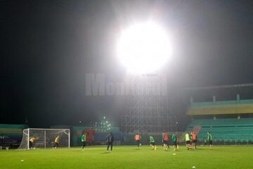 Sucevenii s-au antrenat aseară în nocturnă pentru a pregăti meciul cu Dinamo