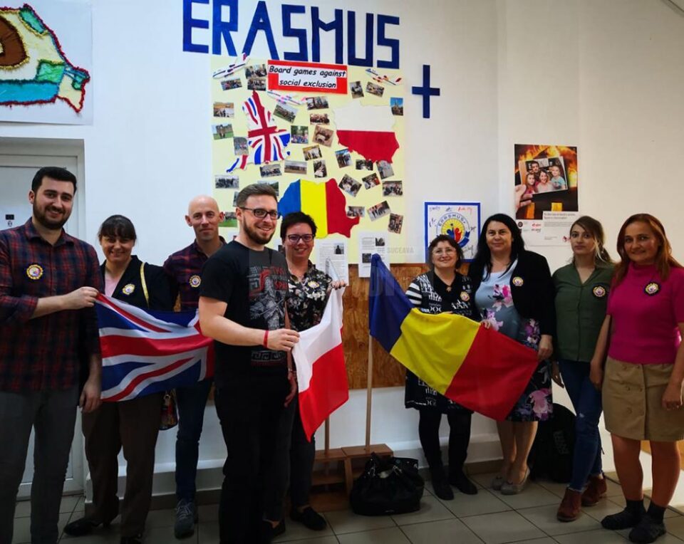 Profesori din Anglia și Polonia au descoperit frumusețile Bucovinei, printr-un program Erasmus