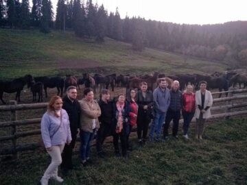 Profesori din Anglia și Polonia au descoperit frumusețile Bucovinei, printr-un program Erasmus derulat de Școala din Grănicești