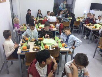 Mâncare și educație zilnic, pentru copiii necăjiți, la Centrul de zi „Maria Wald”, din Rădăuți