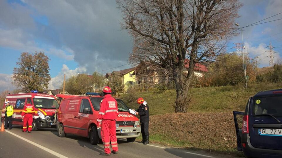 A ieșit în decor cu mașina și s-a răsturnat, la intrarea în Suceava