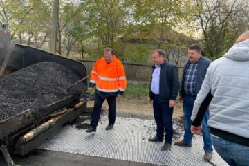 Flutur a fost prezent la începerea asfaltării drumului dintre Vercicani și Roșcani