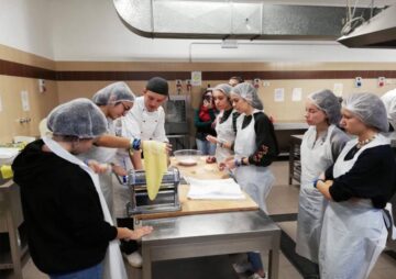 Elevi și profesori ai Colegiului Tehnic „Al.I. Cuza” Suceava, în Italia, în cadrul unui proiect Erasmus+