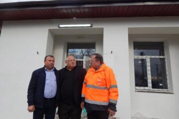 Gheorghe Flutur la școala din Roșcani