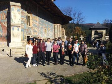 Profesori din Anglia și Polonia au descoperit frumusețile Bucovinei, printr-un program Erasmus derulat de Școala din Grănicești