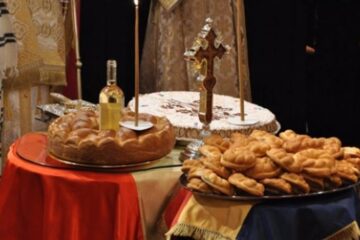 În prima sâmbătă din luna noiembrie, Biserica Ortodoxă a rânduit să se facă pomenirea celor adormiți, zi cunoscută în tradiția românească și ca „Moșii de toamnă”.