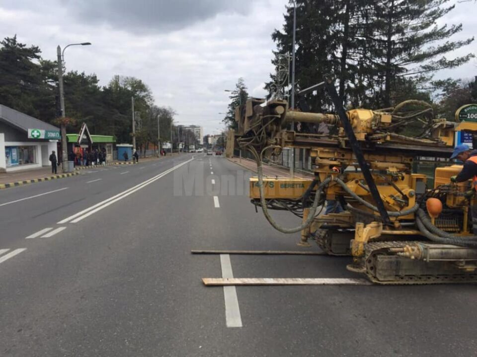 Amplasarea utilajului în curtea interioară Foto: Facebook Damifor Tehnic