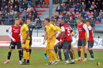 Jucătorii celor două echipe au tratat cu mare atenție fazele fixe Foto: danesanu.blogspot.com