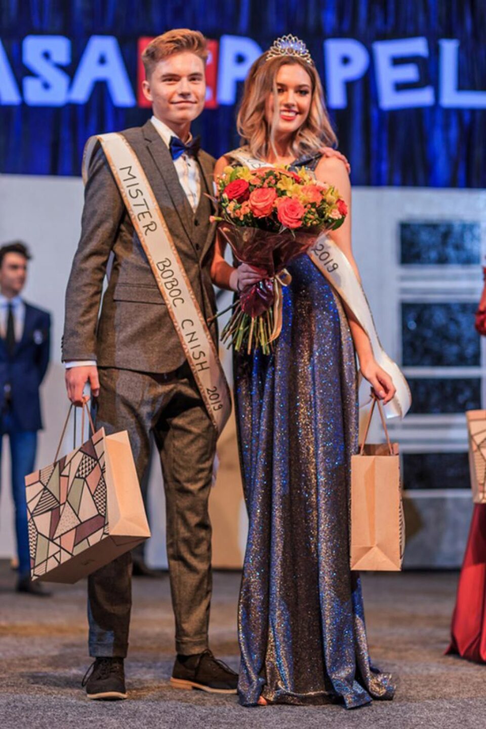 Ruxandra Chitic și David Pasat – Miss și Mister Boboc 2019 Foto: Alex Salageanu “Recruții“ din Casa de Papel Foto: Alex Salageanu Ruxandra Chitic și David Pasat – Miss și Mister Boboc 2019 Foto: Alex Salageanu “Recruții“ din Casa de Papel Foto: Alex Salageanu