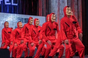 ”La Casa de Papel” pe scena Casei de Cultură, la Balul Bobocilor al Colegiului ”Spiru Haret”