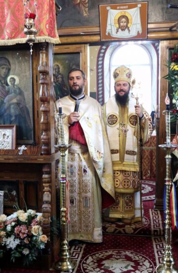 Sfințirea picturii și a lucrărilor efectuate la Biserica cu hramul „Sfinții Arhangheli Mihail și Gavriil” din Fălticeni