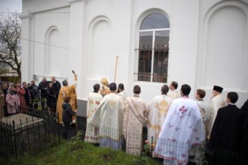 Sfințirea picturii și a lucrărilor efectuate la Biserica cu hramul „Sfinții Arhangheli Mihail și Gavriil” din Fălticeni