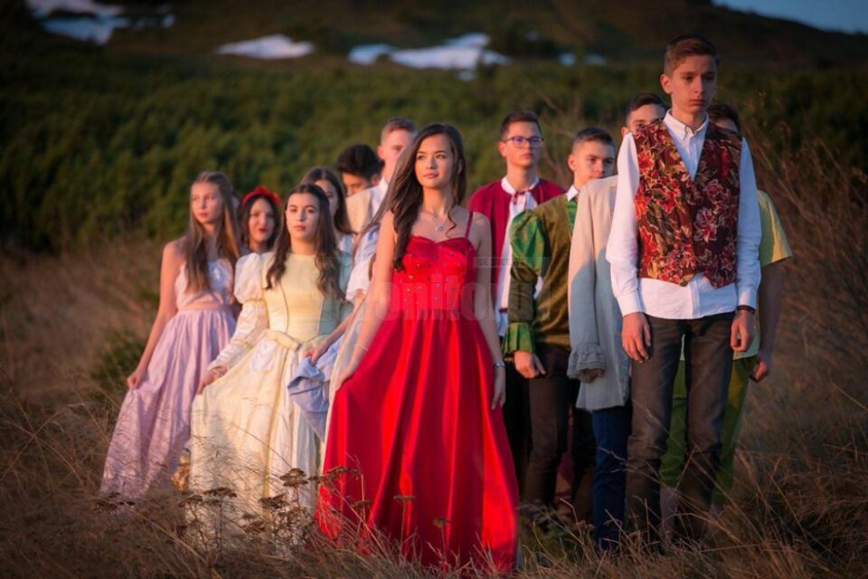 Balul Bobocilor, la Colegiul „Alexandru cel Bun” Gura Humorului