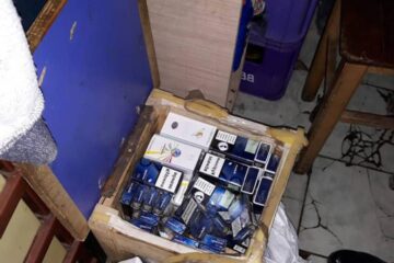 Trei suceveni, reținuți pentru contrabandă cu țigări, în urma unor percheziții în Suceava și Neamț