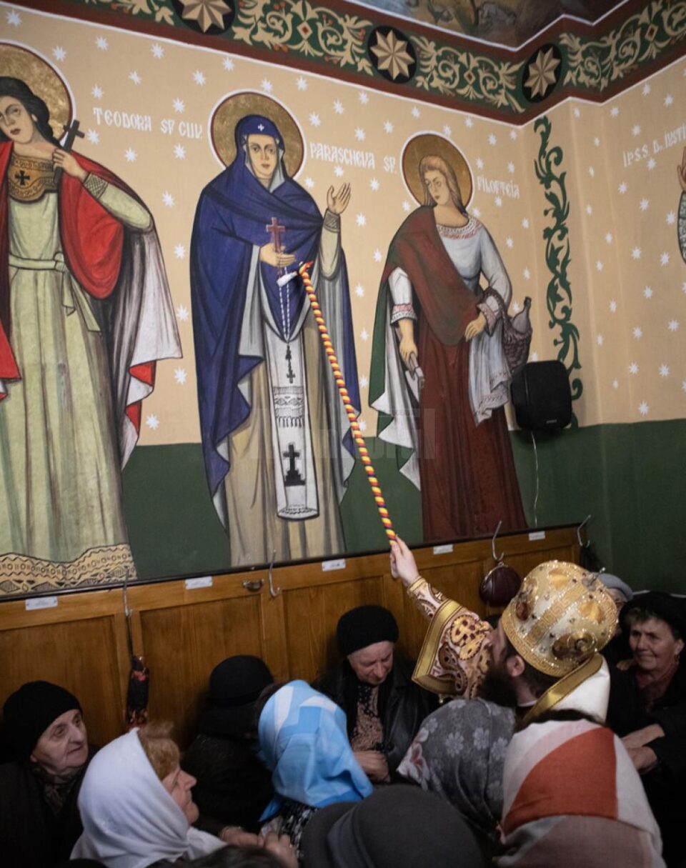 Sfințirea picturii și a lucrărilor efectuate la Biserica cu hramul „Sfinții Arhangheli Mihail și Gavriil” din Fălticeni