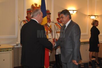 Ioan Pavăl, cu ocazia premierii de către președintele Moldovei