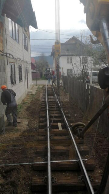 Noua șină montată are un profil mai mare și o lungime pe măsură, crescând siguranța circulației