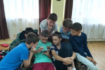 Proiecte de tehnologie-programare pentru elevi, realizate de Școala Gimnazială Ipotești și „Euroactiv” Suceava