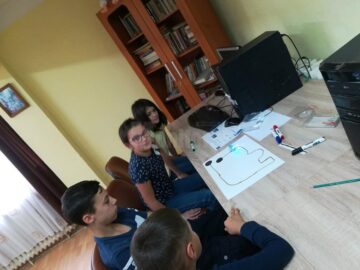 Proiecte de tehnologie-programare pentru elevi, realizate de Școala Gimnazială Ipotești și „Euroactiv” Suceava