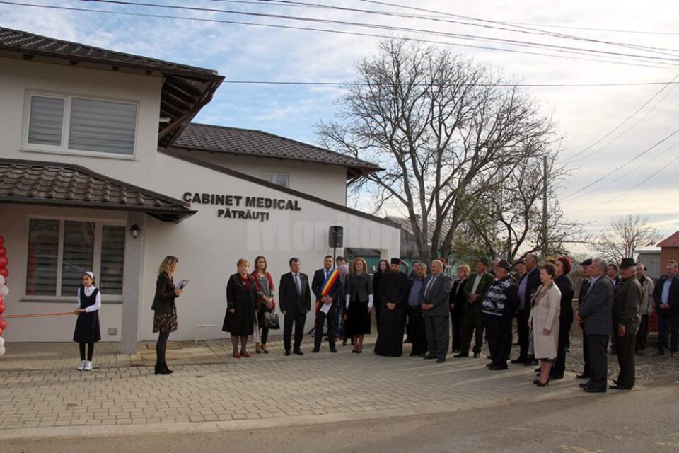 În Pătrăuți au fost inaugurate trei obiective importante pentru comună: un dispensar, o grădiniță și școala modernizată