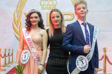 Mult râvnitele titluri de Miss și Mister Boboc au fost acordate elevilor Casandra Pîțu și George Tofan