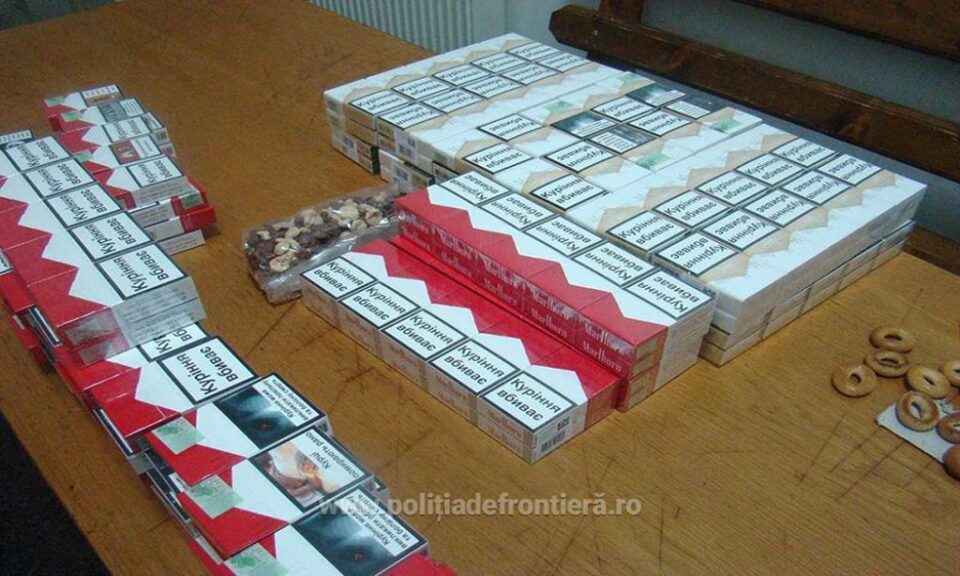 Țigări ascunse în cutii cu prăjituri și cereale, descoperite în PTF Siret