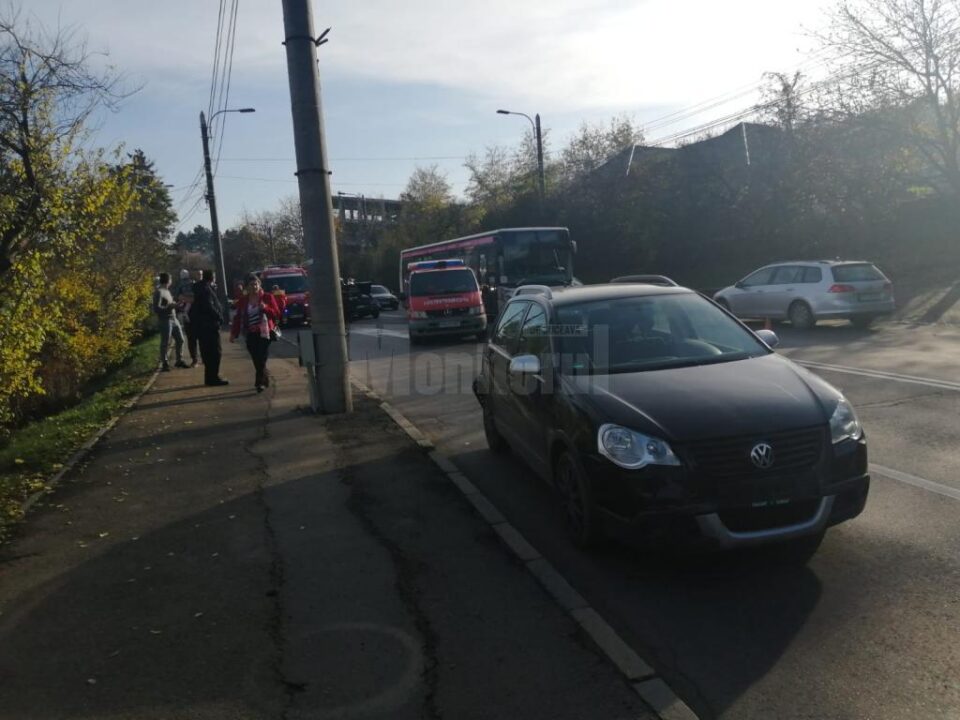 Tamponare cu trei mașini, pe Calea Unirii