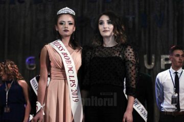 Miss Boboc a fost desemnată de juriu eleva Giulia Șalup