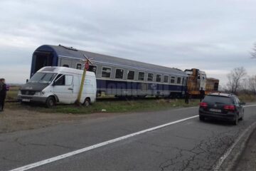 Șoferul nu a văzut trenul, declarând că se uita la grâul de pe ogor