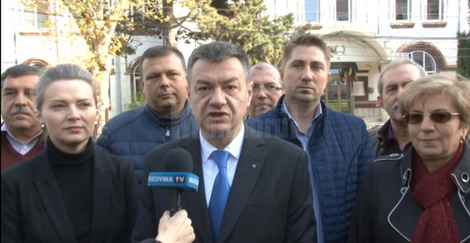 Ministrul Culturii, Bogdan Gheorghiu, a votat ieri în Fălticeni Ministrul Culturii, Bogdan Gheorghiu, a votat ieri în Fălticeni