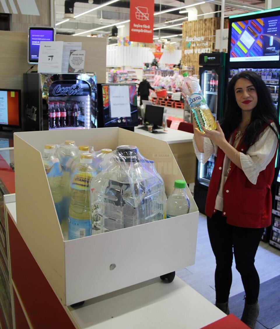 Auchan colectează uleiul alimentar uzat și oferă în loc apă, ulei și detergent de vase