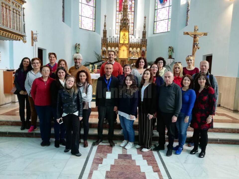 Proiectul se derulează pe parcursul a doi ani școlari