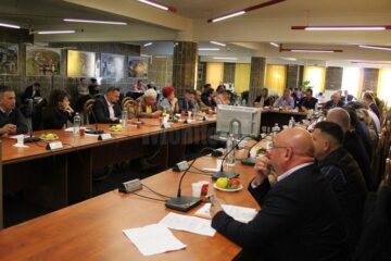 Ședință extraordinară de Consiliu Local pentru a solicita Guvernului transferul Parcului Șipote și al pădurii Zamca