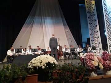 Spectacol aniversar și Festivalul ,,Cântecele Neamului”, organizate de Școala de Arte ,,Ion Irimescu” Suceava
