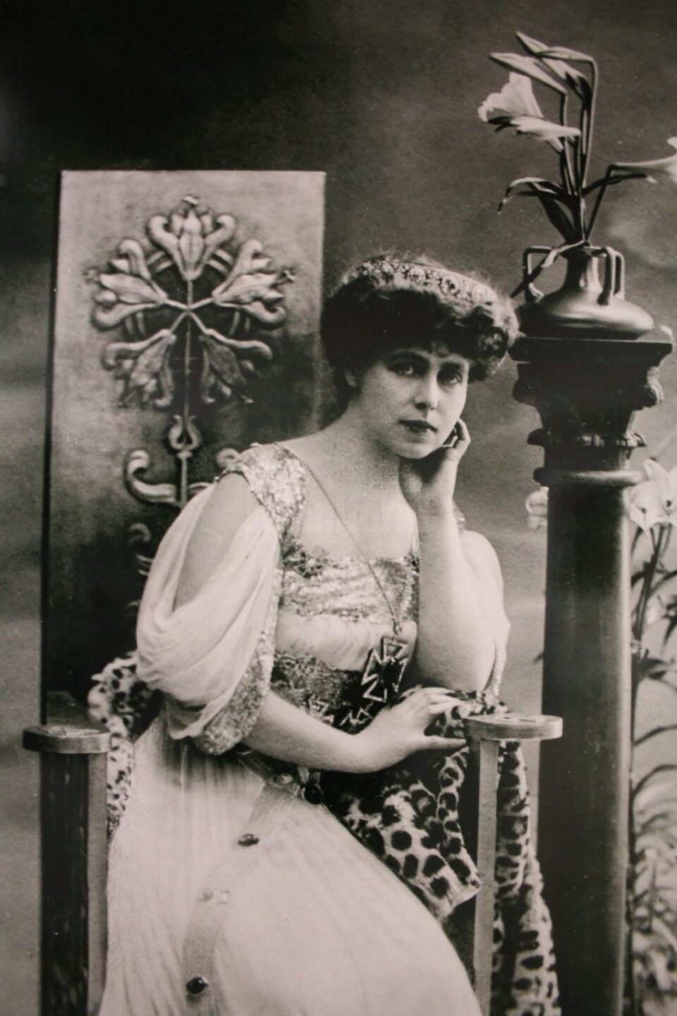 O expoziție cu piese din tezaurul național, aduse de la Muzeul Peleș, vernisată ieri la Muzeul de Istorie Suceava