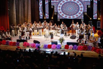 Laura Olteanu și Orchestra Fraților Advahov, spectacol extraordinar de Ziua Bucovinei, la Casa de Cultură a Sindicatelor Suceava