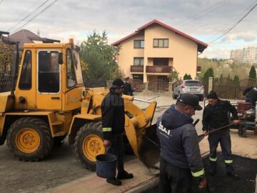 O alee pietruită din Obcini, transformată de Primăria Suceava în stradă nouă, cu locuri de parcare amenajate