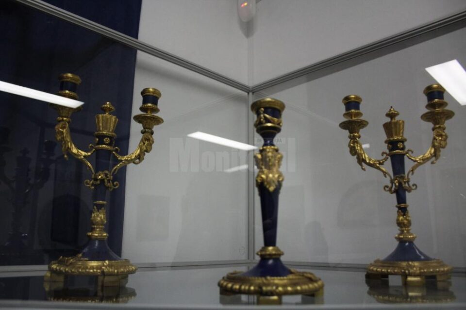 O expoziție cu piese din tezaurul național, aduse de la Muzeul Peleș, vernisată ieri la Muzeul de Istorie Suceava