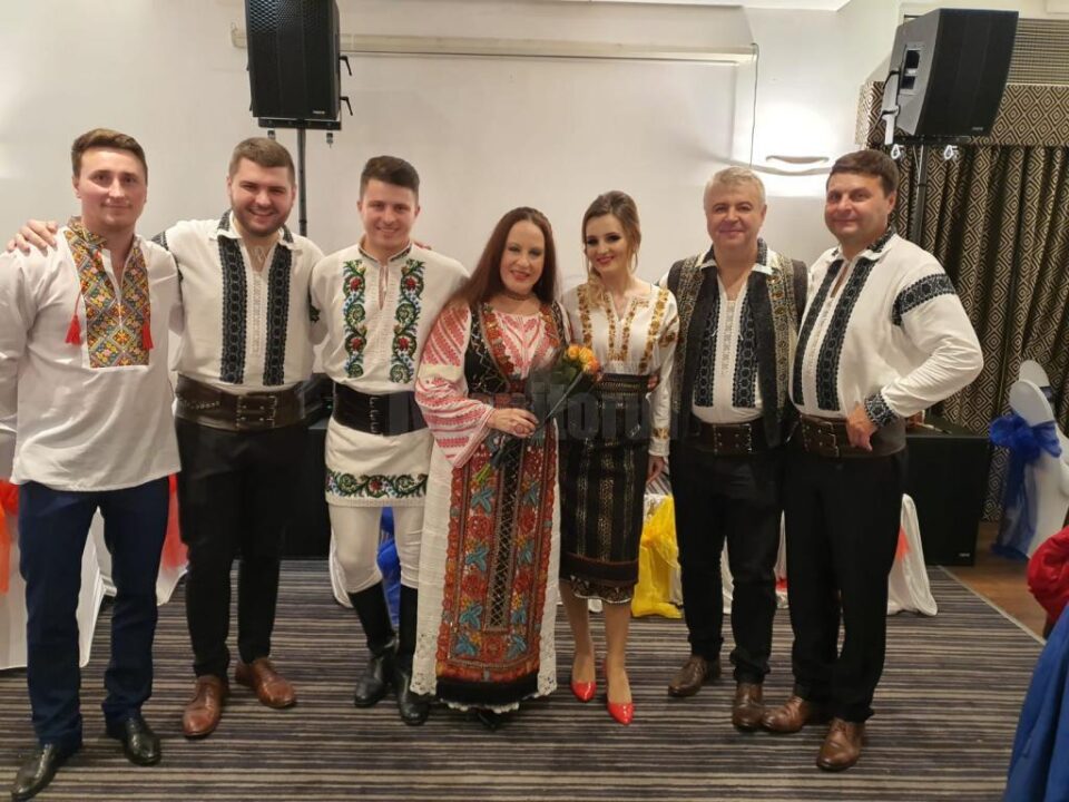 „Seara costumului popular”, la Londra, cu Maria Dragomiroiu și Taraful Florin Mucea