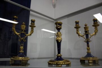 O expoziție cu piese din tezaurul național, aduse de la Muzeul Peleș, vernisată ieri la Muzeul de Istorie Suceava