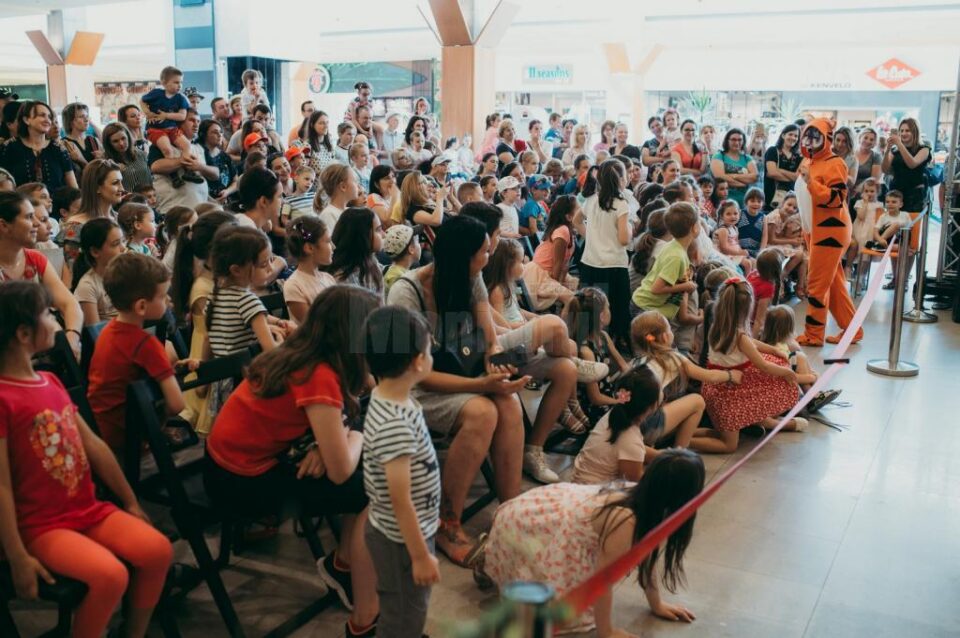 Spectacol interactiv al Teatrului Zbribulici, la Iulius Mall Suceava