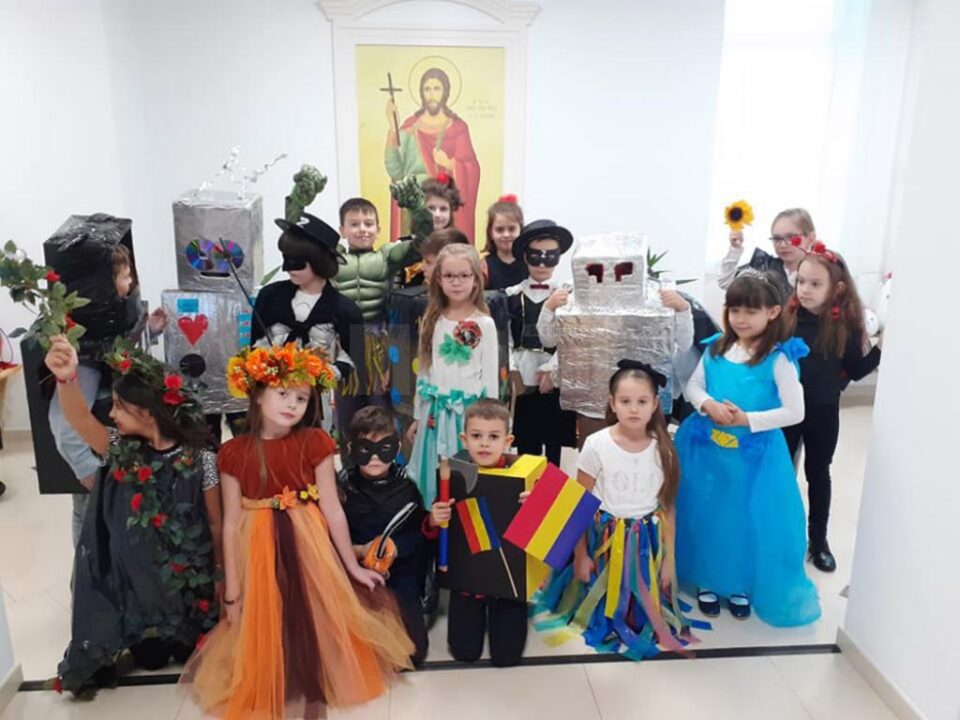 Festivalul toamnei și parada costumelor Eco, la Școala Primară ”Sfântul Ioan cel Nou de la Suceava”