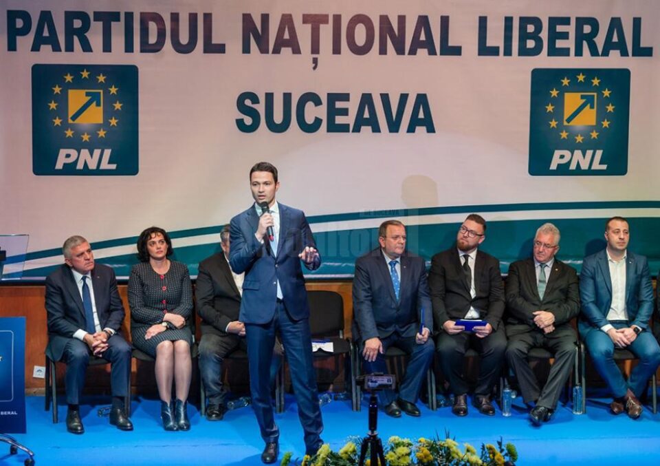 Secretarul general al PNL, Robert Sighiartău