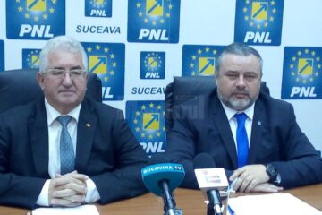 Vicepresedintele regional al PNL Ioan Balan si presedintele PNL Suceava, Ion Lungu