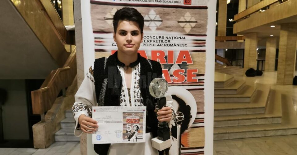 Elevul sucevean Andrei Mironescu, pe podium la prestigiosul Festival-Concurs Național „Maria Tănase”