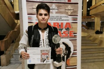 Elevul sucevean Andrei Mironescu, pe podium la prestigiosul Festival-Concurs Național „Maria Tănase”