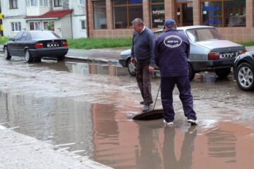 Avaria apărută ieri, pe strada Humorului din Fălticeni