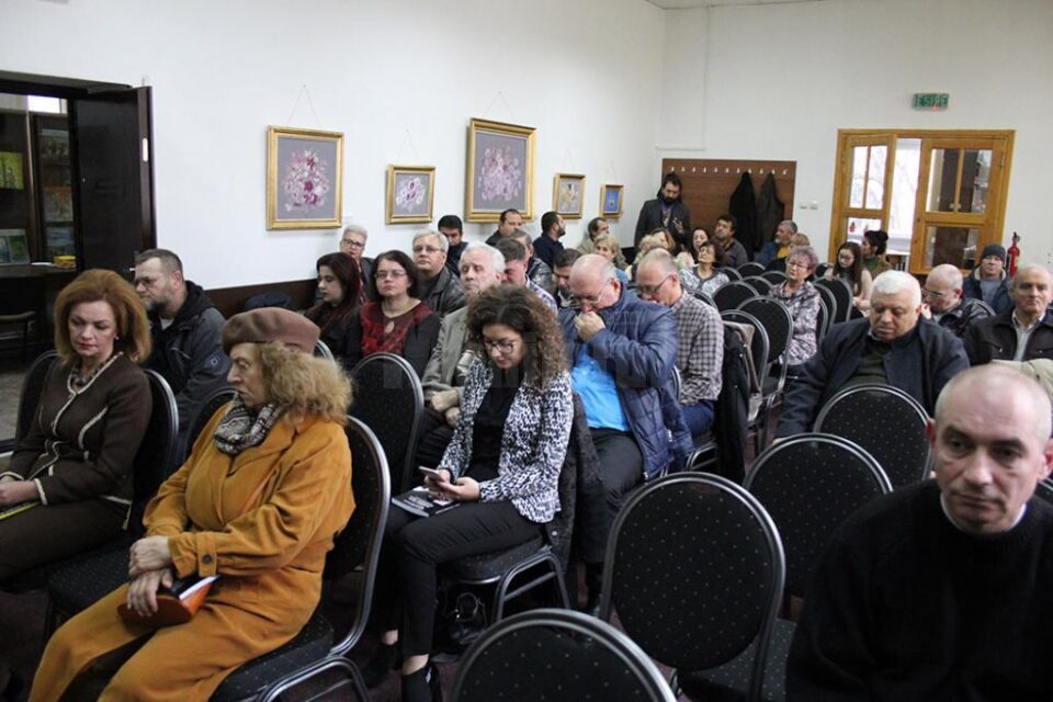 Ziariști, scriitori, oameni de cultură, la lansarea volumului lui Dan T. Gürtesch